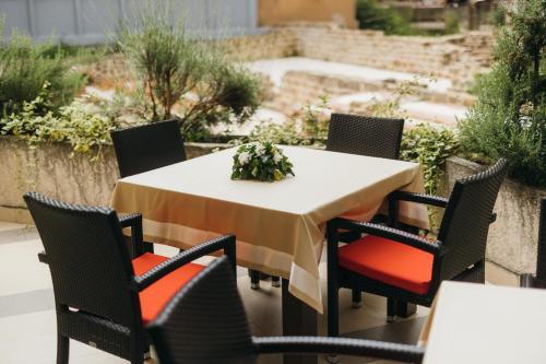 شرفة/ تراس, Hotel Beograd in Cacak شرفة/ تراس, Hotel Beograd in Cacak