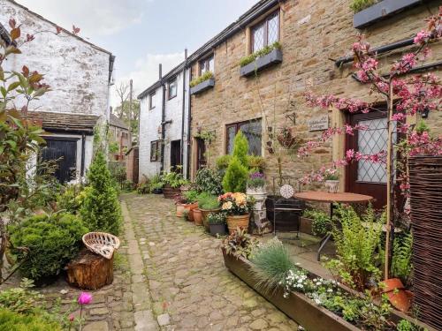 17th Century 2-bed/bath period cottage in Barley 17th Century 2-bed/bath period cottage in Barley