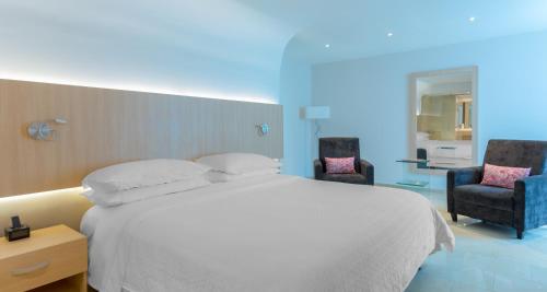 Guestroom, Four Points by Sheraton Barranquilla in Barranquilla Guestroom, Four Points by Sheraton Barranquilla in Barranquilla
