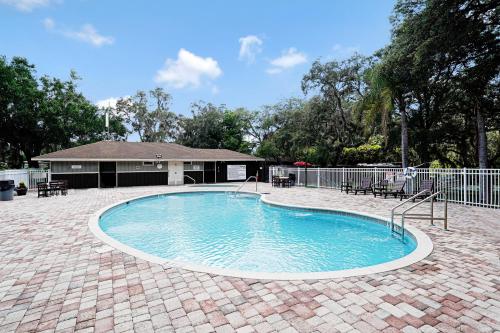 Swimming pool, 5 Wheeler Rvpontoon Boat Optional By Pmi in River Ranch (FL) Swimming pool, 5 Wheeler Rvpontoon Boat Optional By Pmi in River Ranch (FL)