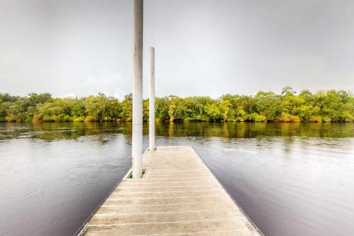 Suwannee River House in Bell (FL) Suwannee River House in Bell (FL)