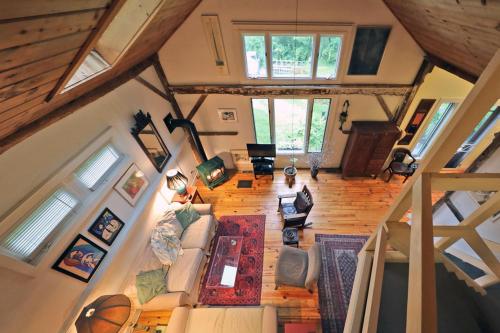 Berkshire Retreat- A stone's throw to downtown Lenox in Stockbridge Berkshire Retreat- A stone's throw to downtown Lenox in Stockbridge