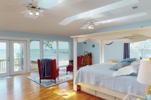 The Bay House in Sacred Oaks The Bay House in Sacred Oaks