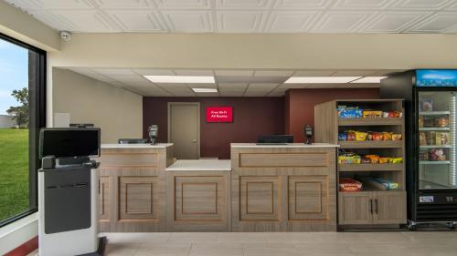 Előcsarnok, HomeTowne Studios & Conference Center Chicago - N Aurora Naperville in North Aurora Előcsarnok, HomeTowne Studios & Conference Center Chicago - N Aurora Naperville in North Aurora