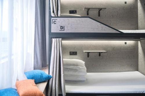 Sifang Space Hostel Xi'an - Xi'an TIYUCHANG metro station Line2 in Xiao Zhai Sifang Space Hostel Xi'an - Xi'an TIYUCHANG metro station Line2 in Xiao Zhai