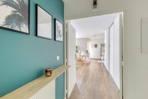 Entrance, Lumineux 3 pieces Paris / Disney in Champs Sur Marne Entrance, Lumineux 3 pieces Paris / Disney in Champs Sur Marne