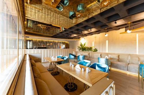 حانة/استراحة, فندق جراند (Grand Hotel) in الكويت حانة/استراحة, فندق جراند (Grand Hotel) in الكويت