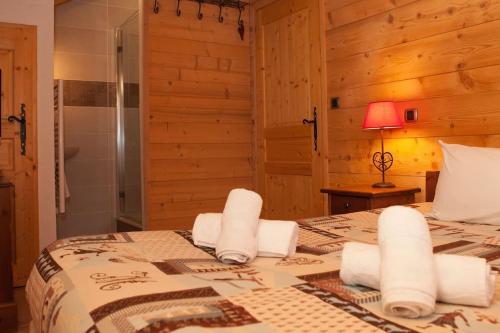L'Aiglon - spacious 2-bedroom apartment with log fire