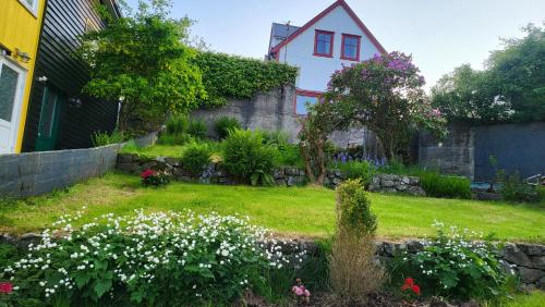 Garten, Heart of the City (Hotel Bólið Guesthouse) (Heart of the City (Hotel Bolið Guesthouse)) in Torshavn Garten, Heart of the City (Hotel Bólið Guesthouse) (Heart of the City (Hotel Bolið Guesthouse)) in Torshavn