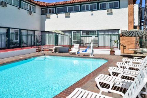 Swimming pool, Americas Best Value Inn Loma Lodge near Old Town San Diego State Historic Park Swimming pool, Americas Best Value Inn Loma Lodge near Old Town San Diego State Historic Park