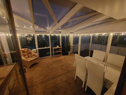 מרפסת, Fjord Guesthouse in Gjogv מרפסת, Fjord Guesthouse in Gjogv