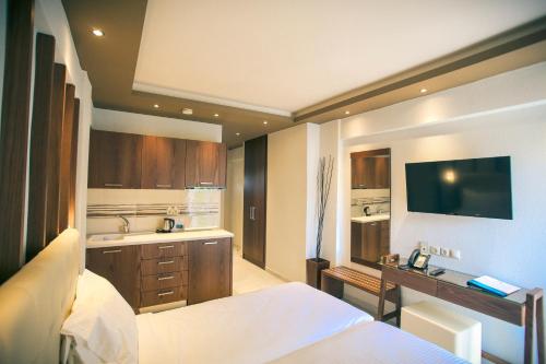 Royal Hotel and Suites in Chalkidiki Royal Hotel and Suites in Chalkidiki