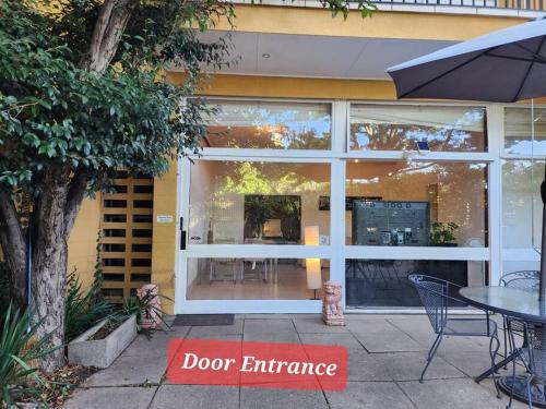 Architectural Bright open 2B&1B home with a private garden at Yarralumla in Yarralumla Architectural Bright open 2B&1B home with a private garden at Yarralumla in Yarralumla