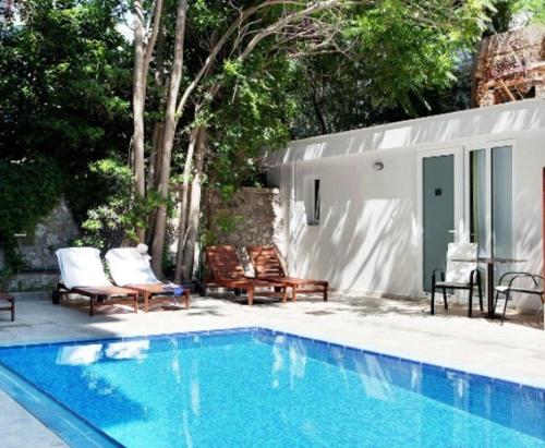 This photo about Mimosa Suites shared on HyHotel.com