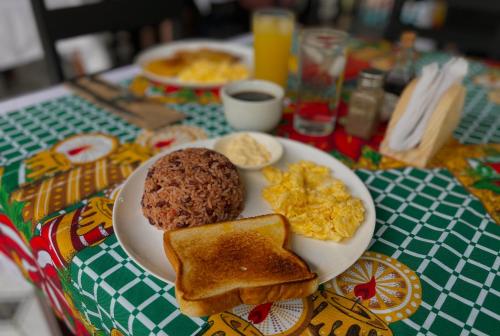 อาหารและเครื่องดื่ม, Carey Lodging in ทอร์ทูกัวโร อาหารและเครื่องดื่ม, Carey Lodging in ทอร์ทูกัวโร