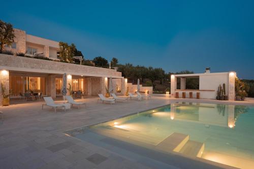Swimming pool, Essenza Relais Contemporaneo in Cisternino Swimming pool, Essenza Relais Contemporaneo in Cisternino