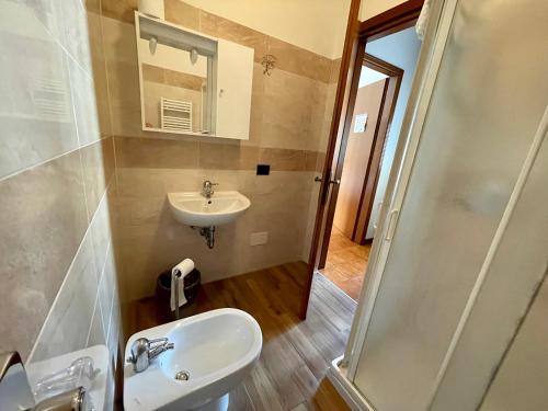 Bathroom, A Paranza in Curtatone Bathroom, A Paranza in Curtatone
