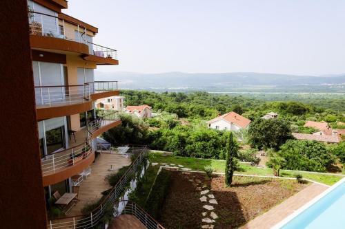 B3 - 3 beds 2 baths luxury Condo, Pool & Sea Views in Kavac B3 - 3 beds 2 baths luxury Condo, Pool & Sea Views in Kavac