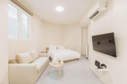 Modern hiding place in the heart of Athens