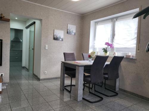 Ferienwohnung Schardt in Annweiler am Trifels Ferienwohnung Schardt in Annweiler am Trifels