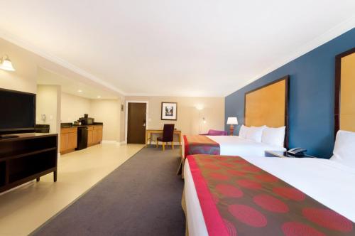 Ramada by Wyndham Miami Springs/Miami International Airport in Miami (FL) Ramada by Wyndham Miami Springs/Miami International Airport in Miami (FL)