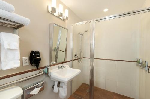 Casa de banho, Ramada by Wyndham Miami Springs/Miami International Airport in Miami (FL) Casa de banho, Ramada by Wyndham Miami Springs/Miami International Airport in Miami (FL)