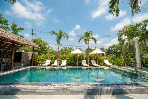 Swimming pool, The Son Villa Hoi An w Pool & Ricefield near Vinahouse Craft Village Swimming pool, The Son Villa Hoi An w Pool & Ricefield near Vinahouse Craft Village