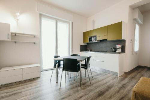 AL 13 VERDE - Lakeside Leisure & Business in Stresa AL 13 VERDE - Lakeside Leisure & Business in Stresa