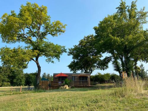 Tiny House avec SPA, proche de Bordeaux et de Saint-Emilion in Saint-Pierre-de-Bat Tiny House avec SPA, proche de Bordeaux et de Saint-Emilion in Saint-Pierre-de-Bat