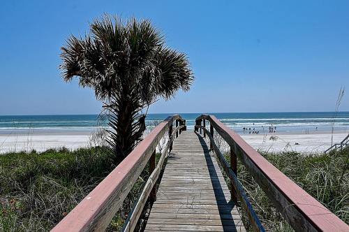 Ocean Paradise in Crescent Beach Ocean Paradise in Crescent Beach