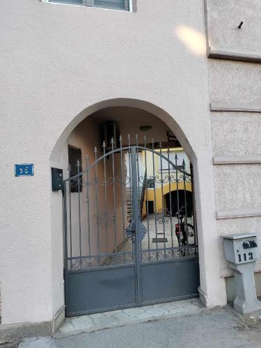 Prenoćiste Živković (Prenociste Zivkovic) in Pirot Prenoćiste Živković (Prenociste Zivkovic) in Pirot
