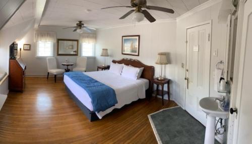 Cherokee Lodge in Coronado Cherokee Lodge in Coronado