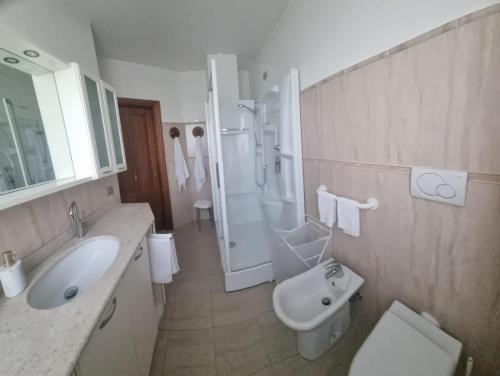 Bagno, Camera con suíte in Motteggiana (Camera con suite in Motteggiana) in Suzzara Bagno, Camera con suíte in Motteggiana (Camera con suite in Motteggiana) in Suzzara