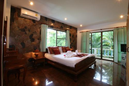 Ya Nui Resort in Nai Harn Beach Ya Nui Resort in Nai Harn Beach