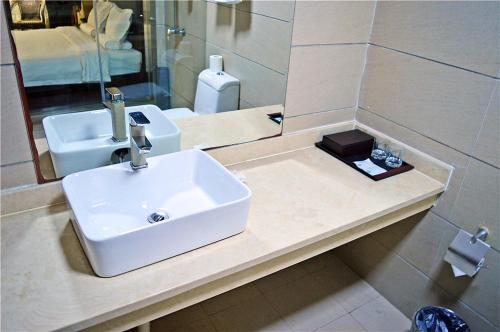 This photo about Starway Hotel Shijiazhuang Middle Zhongshan Road shared on HyHotel.com