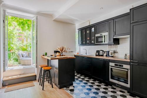 Kitchen, Paris Garden residence in Saint Mande Kitchen, Paris Garden residence in Saint Mande