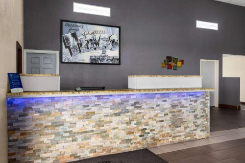 大堂, 蓋恩斯維爾速8酒店 (Super 8 by Wyndham Gainesville TX) in 蓋恩斯維爾(TX) 大堂, 蓋恩斯維爾速8酒店 (Super 8 by Wyndham Gainesville TX) in 蓋恩斯維爾(TX)