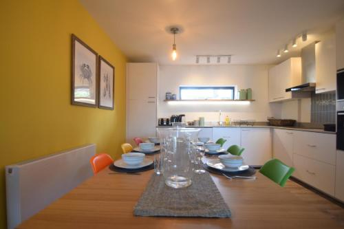 Flat 1 High Tide House, Mortehoe - beautifully designed ground floor flat with sea views and garden in Woolacombe Flat 1 High Tide House, Mortehoe - beautifully designed ground floor flat with sea views and garden in Woolacombe