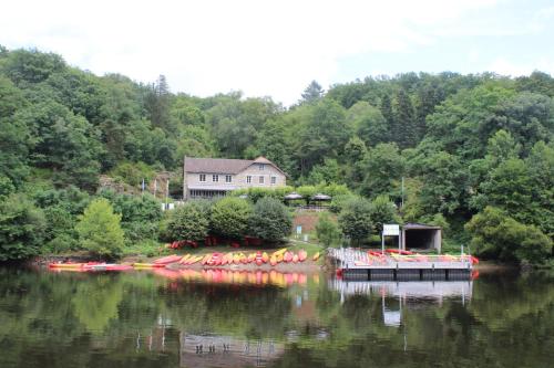 Közeli látványosságok, Petite Ferme Embir in Pouligny-Notre-Dame Közeli látványosságok, Petite Ferme Embir in Pouligny-Notre-Dame