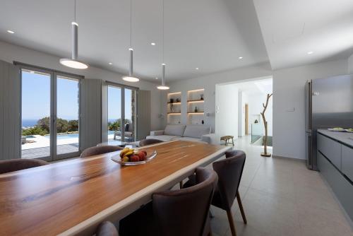 Villa Solevara - luxury villa with Infinity Pool, jacuzzi, cinema room & luxury amenities in 拽伊歐斯 Villa Solevara - luxury villa with Infinity Pool, jacuzzi, cinema room & luxury amenities in 拽伊歐斯