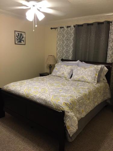 This photo about Luxor Condos shared on HyHotel.com