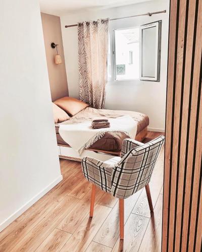 Guestroom, Studio H&M: chic*10 mins Disney*30 mins Paris*wifi in Bussy-Saint-Georges Guestroom, Studio H&M: chic*10 mins Disney*30 mins Paris*wifi in Bussy-Saint-Georges