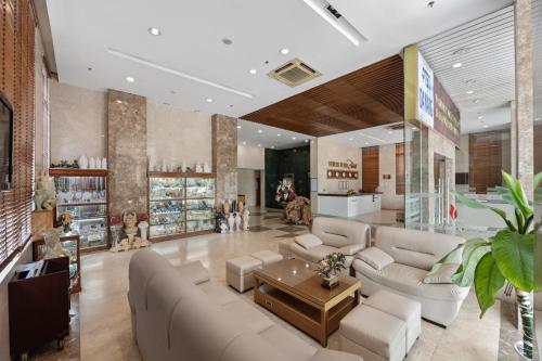 Shared lounge/TV area, Danang Petro Hotel near Dong Da Market Shared lounge/TV area, Danang Petro Hotel near Dong Da Market