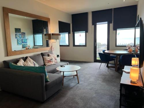 Guestroom, Lovely 2-bedroom apartment, breathtaking view! in Frankston Guestroom, Lovely 2-bedroom apartment, breathtaking view! in Frankston