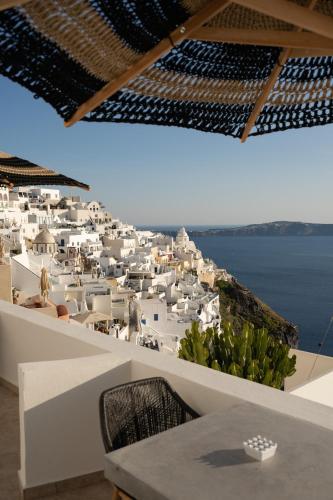 Asha Luxury Suites in Santorini Asha Luxury Suites in Santorini