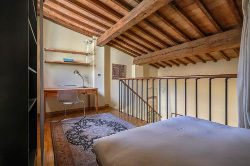 Charming Apartment in Oltrarno