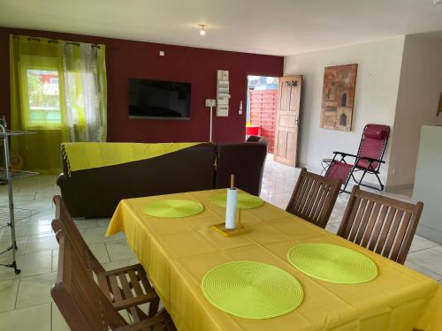 Location chambres Mtsapéré Maevantana sur Mamoudzou Mayotte chez Zam (Location chambres Mtsapere Maevantana sur Mamoudzou Mayotte chez Zam) in 馬穆楚 Location chambres Mtsapéré Maevantana sur Mamoudzou Mayotte chez Zam (Location chambres Mtsapere Maevantana sur Mamoudzou Mayotte chez Zam) in 馬穆楚