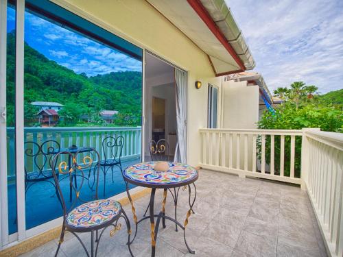 Serenity Lakeside Resort in Kathu Serenity Lakeside Resort in Kathu