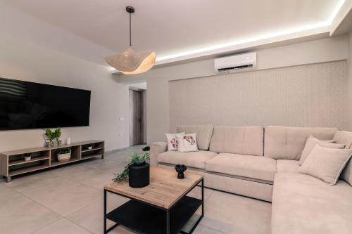 Fratelli Villa, with Heated Pool & Spa Whirlpool, By ThinkVilla in Chamouzas Fratelli Villa, with Heated Pool & Spa Whirlpool, By ThinkVilla in Chamouzas