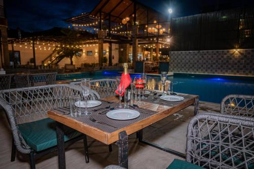 Restaurant, Majestic Lakefront Hotel & Suites in Pokhara Restaurant, Majestic Lakefront Hotel & Suites in Pokhara